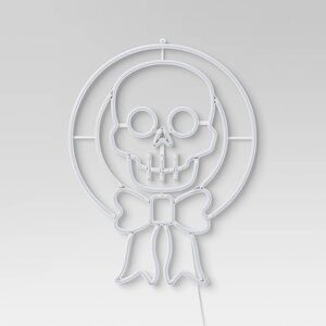 NIB. HYDE & EEK! Skull Wreath Neon Wall Light